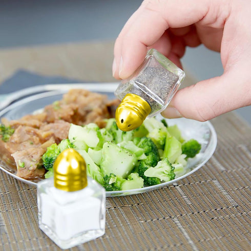 Set of 5 Mini Salt and Pepper Shakers, 0.5 oz Glass Cube Mini Spice Shaker with Funnel for Wedding, Party, Home, Kitchen