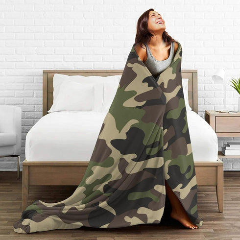 Perinsto 80"X60" Military Camouflage Throw Blanket Ultra Soft Warm All Season Green Camo Decorative Fleece Blankets