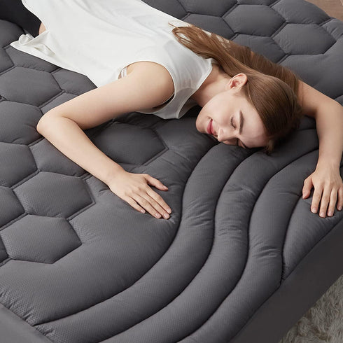 Bedsure King Size Mattress Pad - Soft Cooling Quilted Protector with 8-21" Deep Pocket, Grey