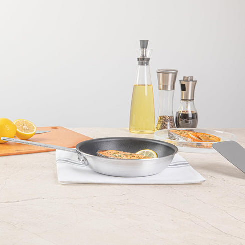 Restaurantware-Met Lux 9 Inch No-Stick Fry Pan, Induction-Ready Black Aluminum Cooking Skillet