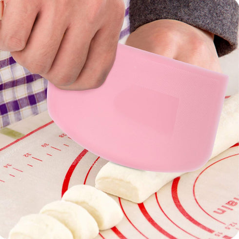 LUTER 2 Pieces 12 x 9.5 cm Pastry Horn, Plastic Dough Scraper for Kitchen, Pastry, Pancakes (Pink, White)