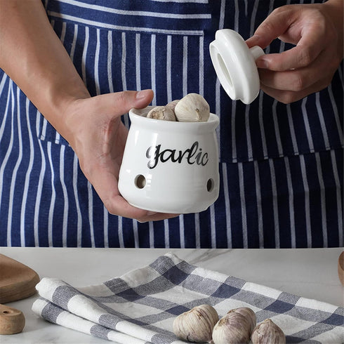 Ceramic Mini Garlic Keeper with Lid, Farmhouse Kitchen Decor Garlic Saver Container for Countertop
