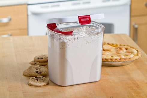 Prep Solutions by Progressive Flour Keeper with Built-in Leveler, 3.8 Quart Capacity