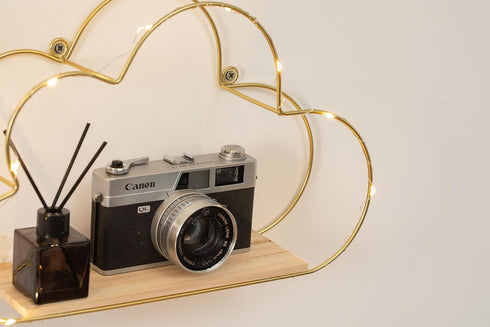 Niemro Set 3 Golden Cloud Shape Floating Shelves with LED Lights Wall Decor,Gold Metal Wire and Wood Base Wall Mounted