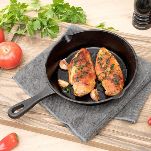 Restaurantware Met Lux 7.75 Inch Cast Iron Skillet - Pre-Seasoned Fry Pan with Handle and Pour Spouts for Cooking