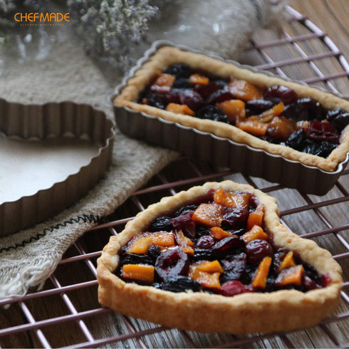 CHEFMADE Mini Tart Pan Set, 4-Inch 4Pcs Non-Stick Heart-shaped Quiche Bakeware for Oven and Instant Pot (Champagne Gold)
