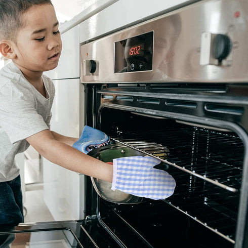 2Pcs Kids Oven Mitts for Children Play Kitchen, Anti- Scald Gloves Microwave Oven Gloves Kitchen Mitts for Kids Toddler