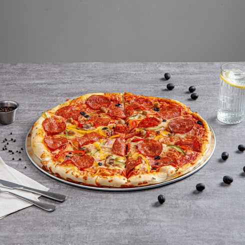 Restaurantware Met Lux 18 Inch Commercial Pizza Pan, Heavy-Duty Aluminum Round Baking Tray for Pizzas
