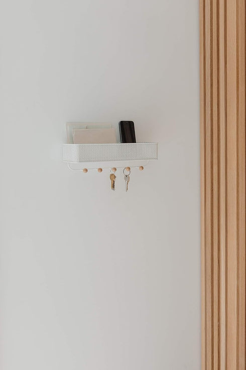 Umbra Estique Entryway Organizer – Great for Storing Keys, Small Accessories, Mail, Wallets and More, White Finish