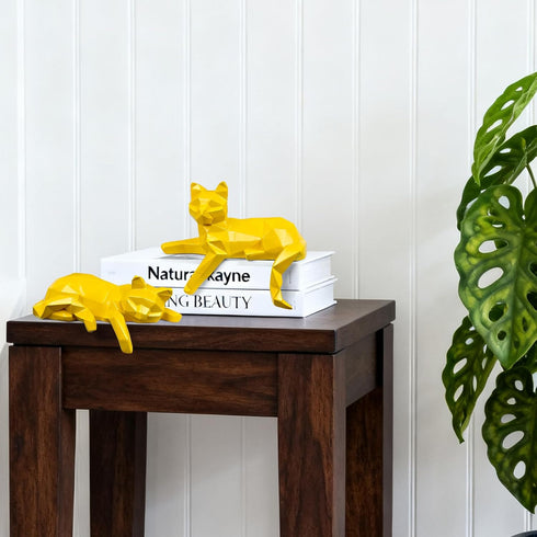 Set 2 Mrlikale Bookshelf Decor Cat Statue, Modern Geometric Cat Figurines for Living Room Office Shelves Coffee Table