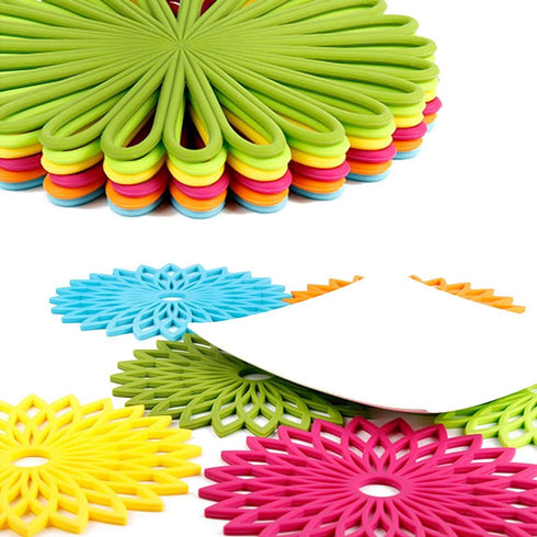 ME.FAN Silicone Trivet, Kitchen Hot Pads for Pots, Insulated Teapot Trivet, Flexible Durable Non-Slip Coasters Set