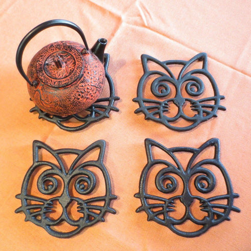 Cat Trivet - Black Cast Iron - Kitchen & Dining Table Accessory - Housewarming & Cat Lover Gifts - 6.6 by 6.3 in