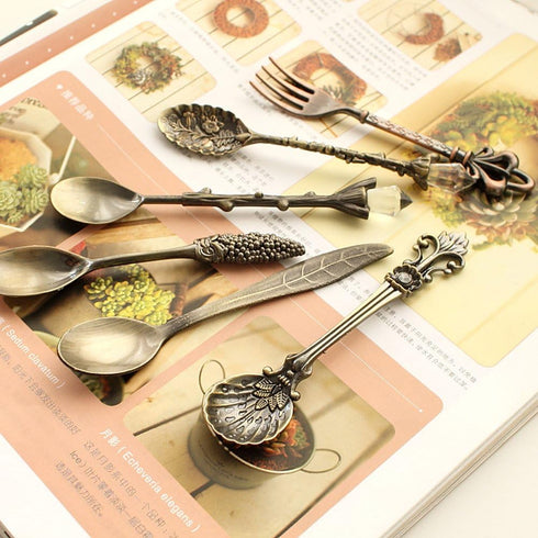 Vintage Style Dessert Spoons - Awakingdemi Metal Carved Fruit Spoons for Kitchen Dining Bar, 6pcs/set