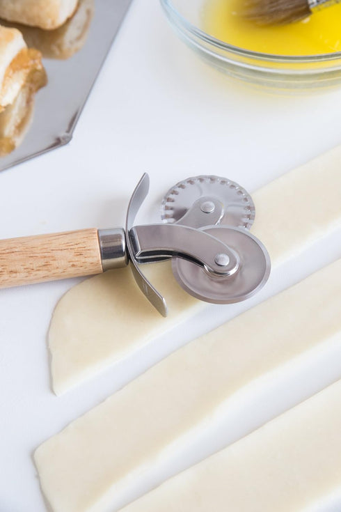 Fox Run 5542 Pastry Wheel Crimper and Cutter, Stainless Steel, 1 x 2.75 x 6.5 Inches