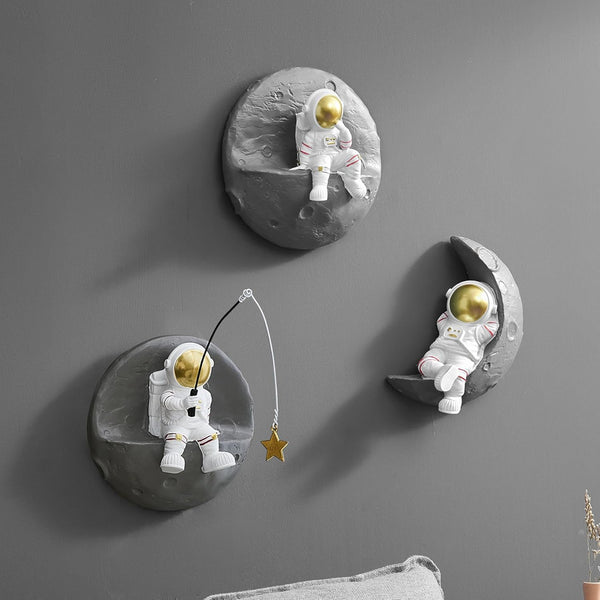 AWNR 3 Pcs Astronauts Wall Sculpture Decor for Modern Home Decor Background
