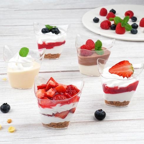4 oz 50 Pack Qeirudu Triangular Mini Dessert Cups with Spoons, Plastic Appetizer Cups Reusable Shooter Cups for Pudding