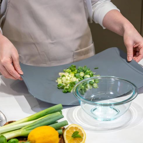 BLUE GINKGO Medium Flexible Cutting Board, Scratch Resistant TPU Chopping Mat, Dishwasher Safe (Red)