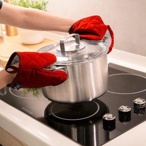Oven Mitts Heat Resistant, Mini Silicone Gloves for Cooking, Kitchen Pot Holders & Oven Mitts Sets (Red Color)