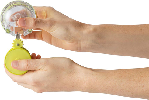 Chef’n GarlicZoom Garlic Chopper, Handheld Mincer with Rolling Action, Easy to Use and Clean