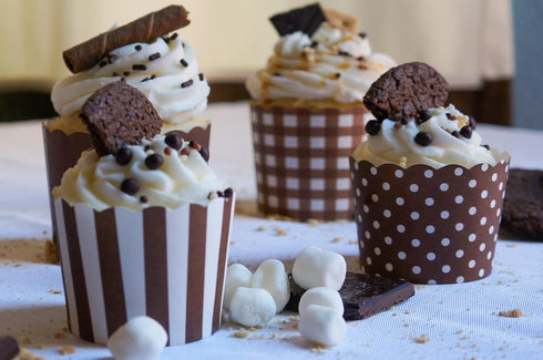 50-Pack Paper Baking Cups, Greaseproof Disposable Cupcake Muffin Liners in Large Chocolate Brown Polka Dots