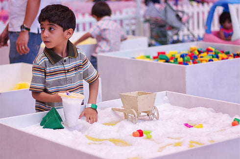 SNOWONDER Instant Snow - Fake Artificial Snow, Makes 10 Gallons of Cloud Slime