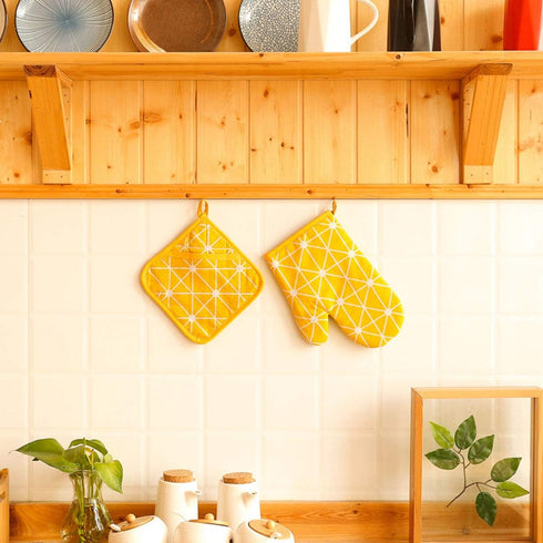 Oven Mitts and Potholders BBQ Gloves, 4-Piece Set Yellow, Non-Slip Cooking Gloves for Baking Grilling