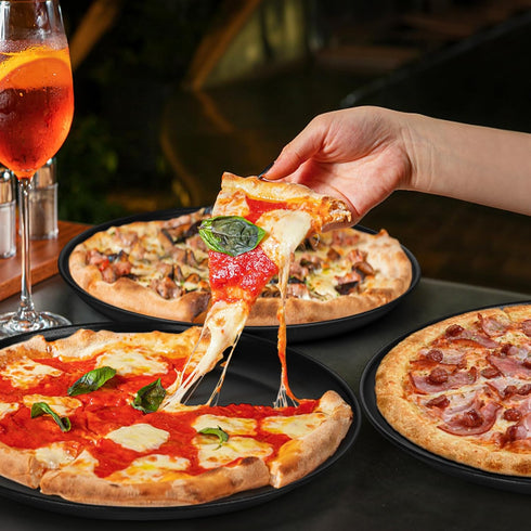 P&P CHEF 13½ Inch Pizza Pan Set, 3 Pack Nonstick Round Pizza Trays for Oven Baking, Stainless Steel Core, Black