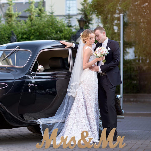 Mr and Mrs Signs Table Decorations, Wooden Freestanding Letters for Rustic Wedding Photo Props