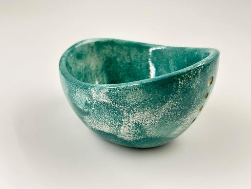 ChampionCraze Ceramic Herb Stripper Bowl with Multi-Size Holes, Handmade Kitchen Tool, White (Dark Blue)
