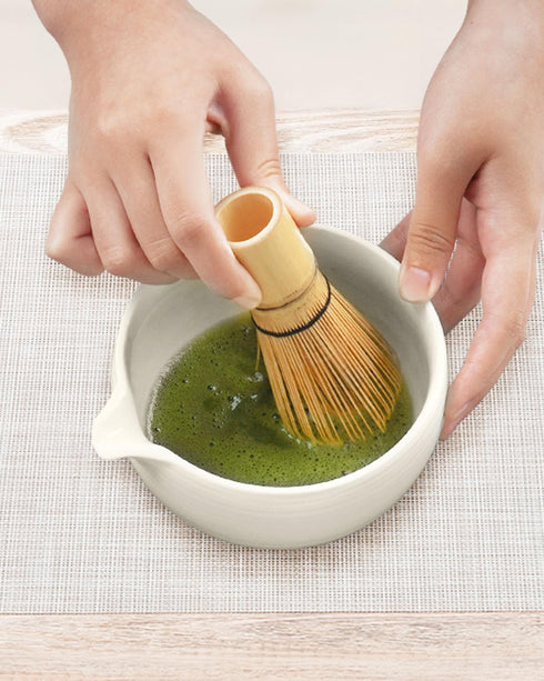 Traditional Matcha Bowl with Spout, Ceramic Chawan, Matcha Mixing Bowl for Whisking, Ivory White (18 Ounce)