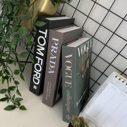 Decorative Books Fake Fashion Prop Dcor for Elegant Refined Homes Non-Openable Designer Living Space Decoration with No
