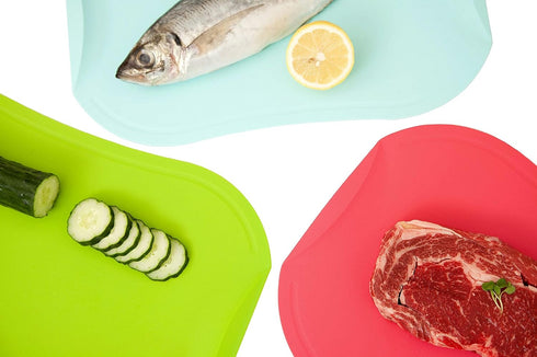 doblé Non-Scratch Flexible Cutting Board, Medium (13.5" x 9.3"), Space Gray, Dishwasher Safe