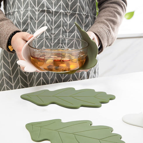 Silicone Trivet Mat Set of 2, Green Hot Pot Holder Hot Pads for Table and Countertop, Soft Rubber Multi-Use Oak Leaf Trivets for Hot Dish, Non Slip Coasters (Large, Oak Leaf)