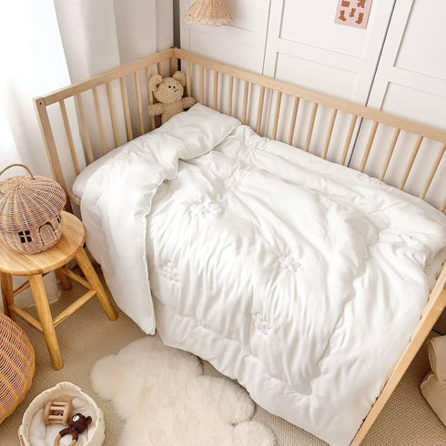 BuLuTu White Down Alternative Comforter for Crib Toddler Bed, Soft Breathable Quilted