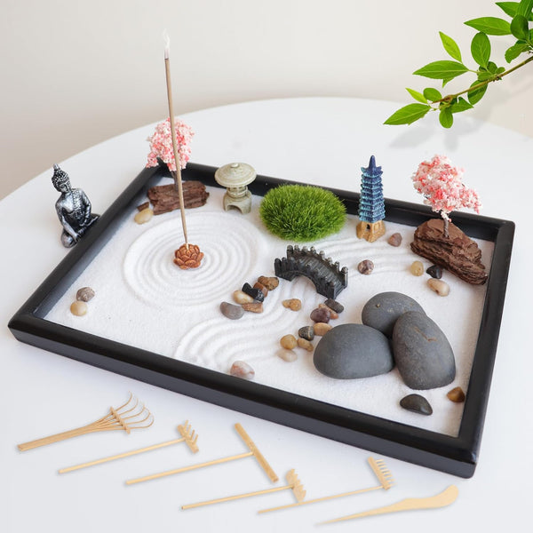 Zen Garden for Desk, Mini Japanese Desktop Sand Office Miniature Zen Garden Box with Lid Kit