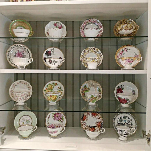 Hipiwe Acrylic Tea Cup Saucer Display Stands, Clear Dinnerware Easel Stand, Pack of 8