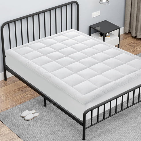 OLANLY Queen Quilted Fitted Mattress Pad, Cooling Soft Mattress Topper, Machine Washable Cover, 60x80 inch, White