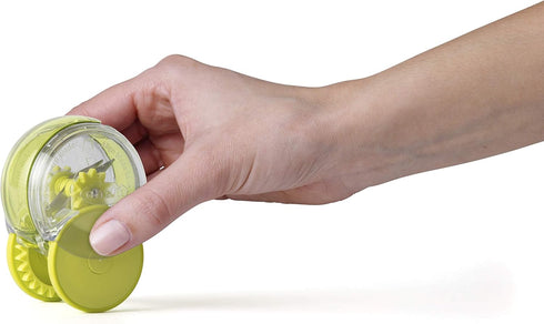 Chef’n GarlicZoom Garlic Chopper, Handheld Mincer with Rolling Action, Easy to Use and Clean