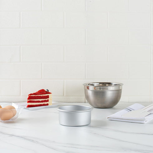 Restaurantware-Met Lux 4 x 2 Inch Straight-Sided Baking Tin, 1 Round Cake Pan, Oven-Ready, Freezable, Anodized Aluminum