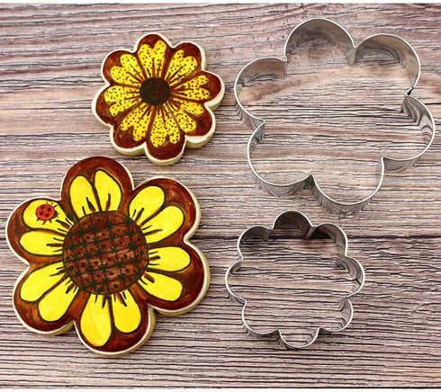 Ann Clark Cookie Cutters Scalloped Edge Flower Cookie Cutter, 3.75" Made in USA