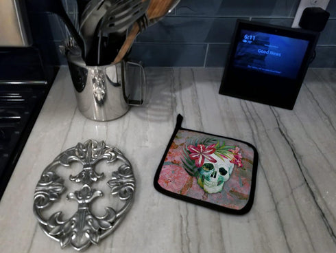 Caroline's Treasures BB5125PTHD Day of The Dead Skull Flowers Pot Holders, Heat Resistant Kitchen Hot Pads