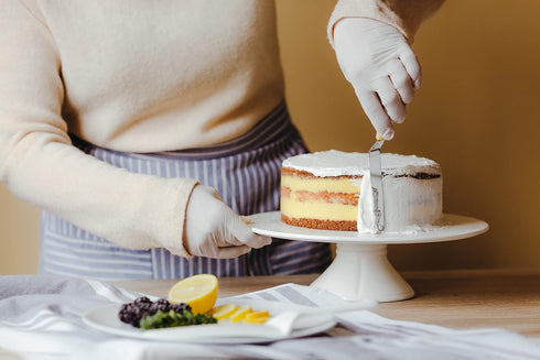 Professional Cake Decorating Tools, Stainless Steel 6.5" Offset Cake Spatula with Wood Handle
