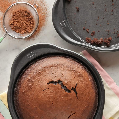 Wilton Advance Select Premium Non-Stick 9-Inch Round Cake Pan, Steel, Silver