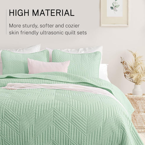Exclusivo Mezcla Ultrasonic King Quilt Bedding Set - Lightweight Sage Green Bedspreads, 1 Quilt and 2 Pillow Shams