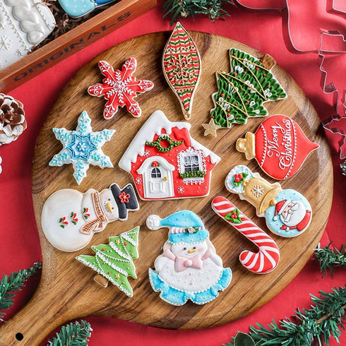KALAIEN 18Pcs Christmas Cookie Cutters Set, Holiday Cookie Cutter Shapes: Reindeer, Snowflake, Christmas Tree,
