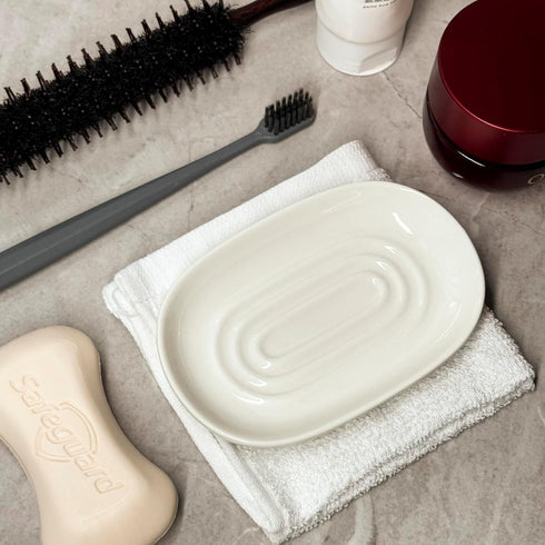 WUCYLKA (1 Pack) Ceramic Marble Pattern Soap Dish, Textured Raised Soap Saver Tray for Shower Bathroom Kitchen Sink