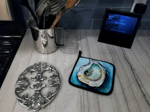 Caroline's Treasures MW1143PTHD Oyster Pair of Pot Holders, Kitchen Heat Resistant, 7 1/2 x 7 1/2