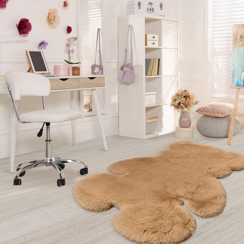 4.6x6 ft Bear Soft Fluffy Large Rug, Shaggy Faux Sheepskin Fur Rug Fuzzy Shag Area Rug Cute Plush Carpet for Nursery