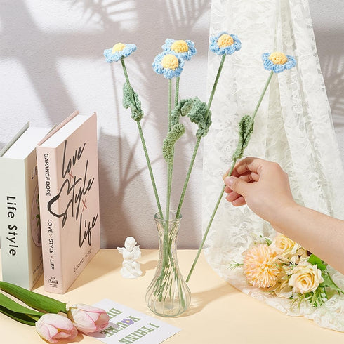FINGERINSPIRE 5 pcs Handmade Crochet Daisy Flower Bouquet, Light Sky Blue Knitted Cotton Artificial Flowers for Home