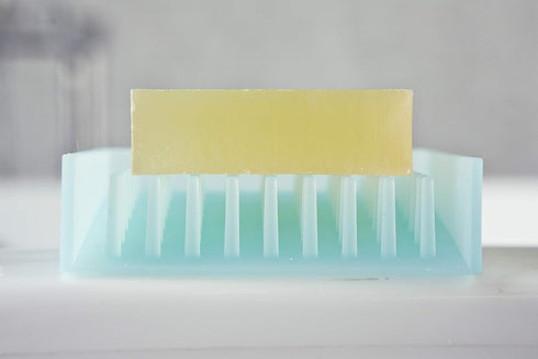Yamazaki Home 2994 Float Self Draining Soap Tray, Blue.
